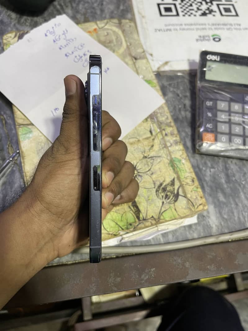 Apple iPhone 13 Pro 1