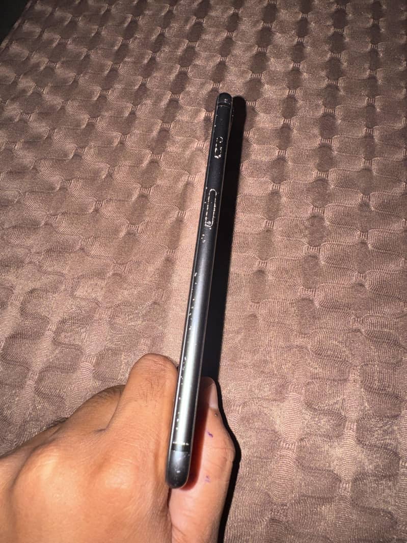 Apple iPhone 8 Plus 6