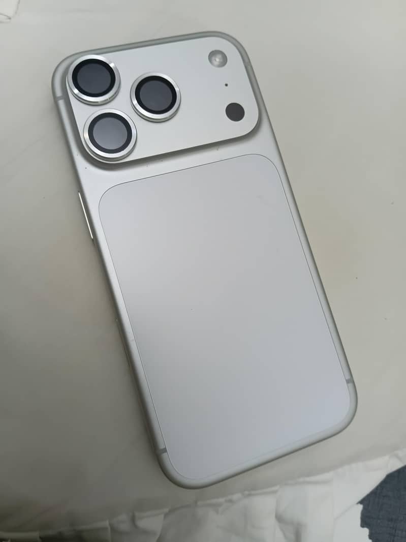 Apple iPhone 17 Pro 3