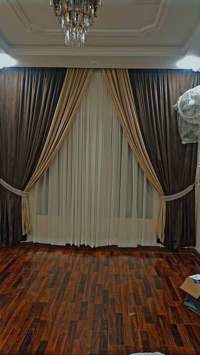 window curtains and windows blinds