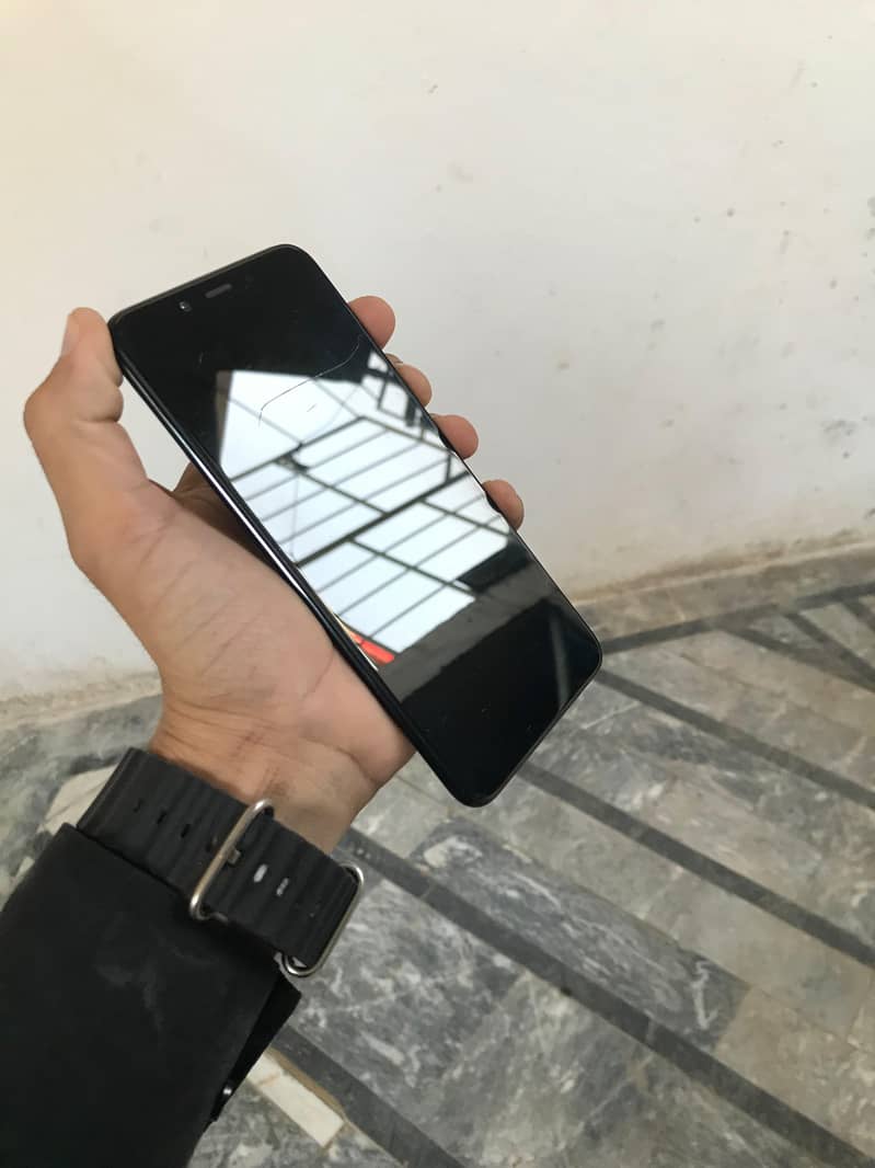 Apple iPhone 8 4