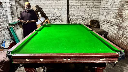 snooker table for sale urgent 9by5