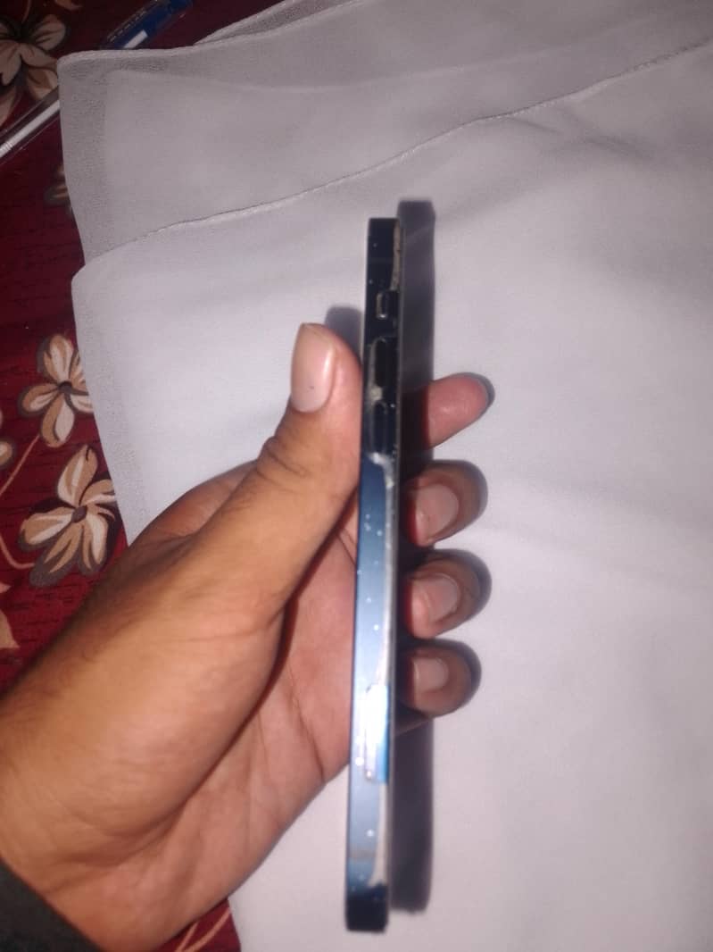 Apple iPhone 12 2