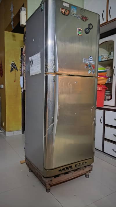 PEL FRIDGE AND FREEZER