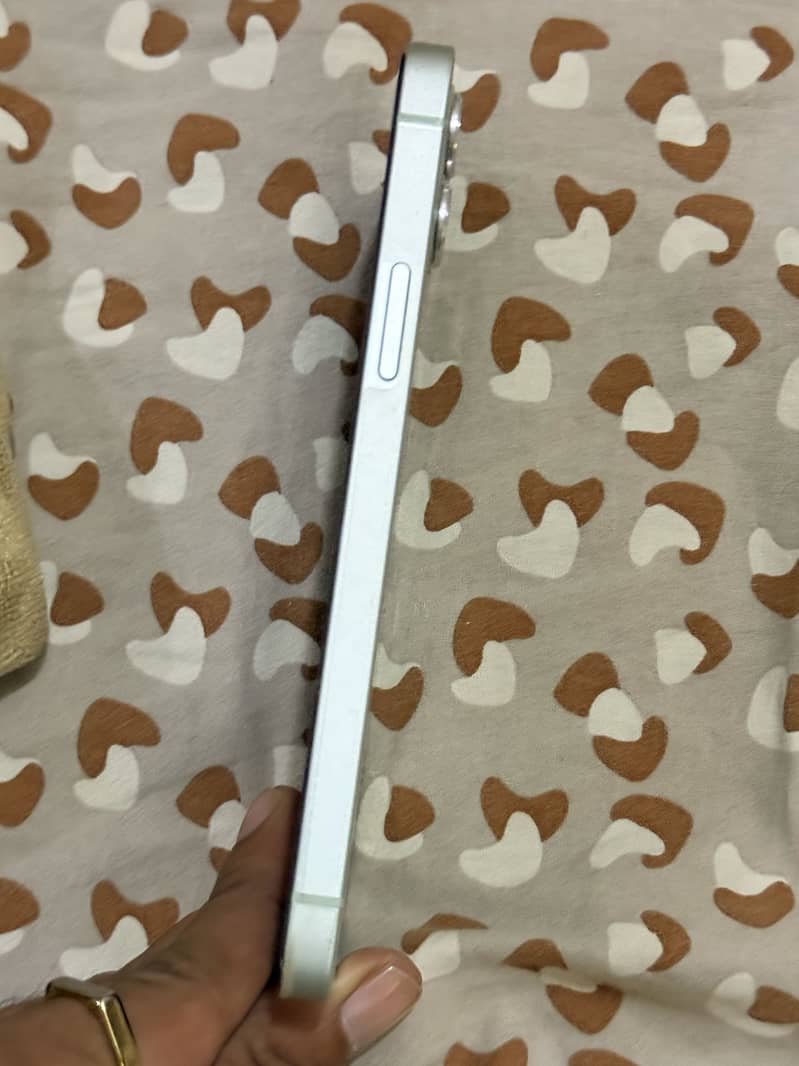 Apple iPhone 12 3