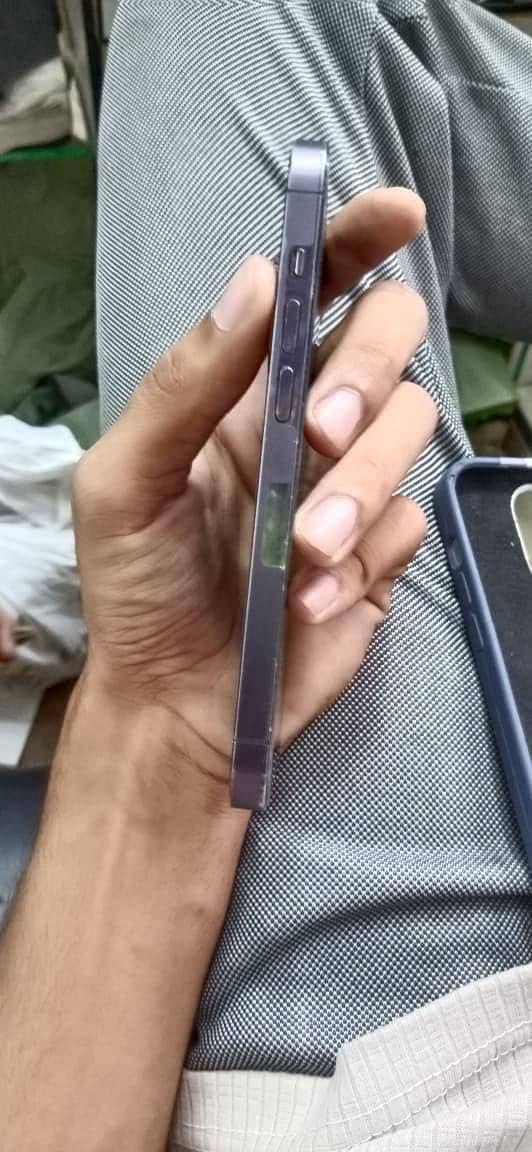 Apple iPhone 14 Pro 2