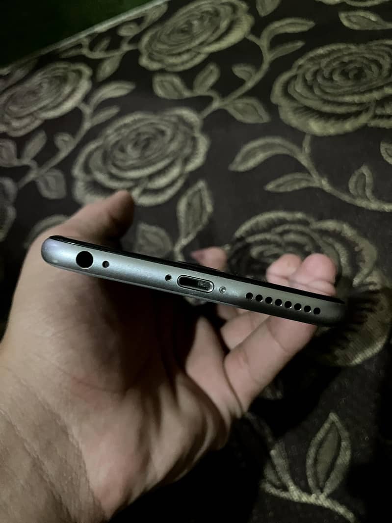 Apple iPhone 6S Plus 5