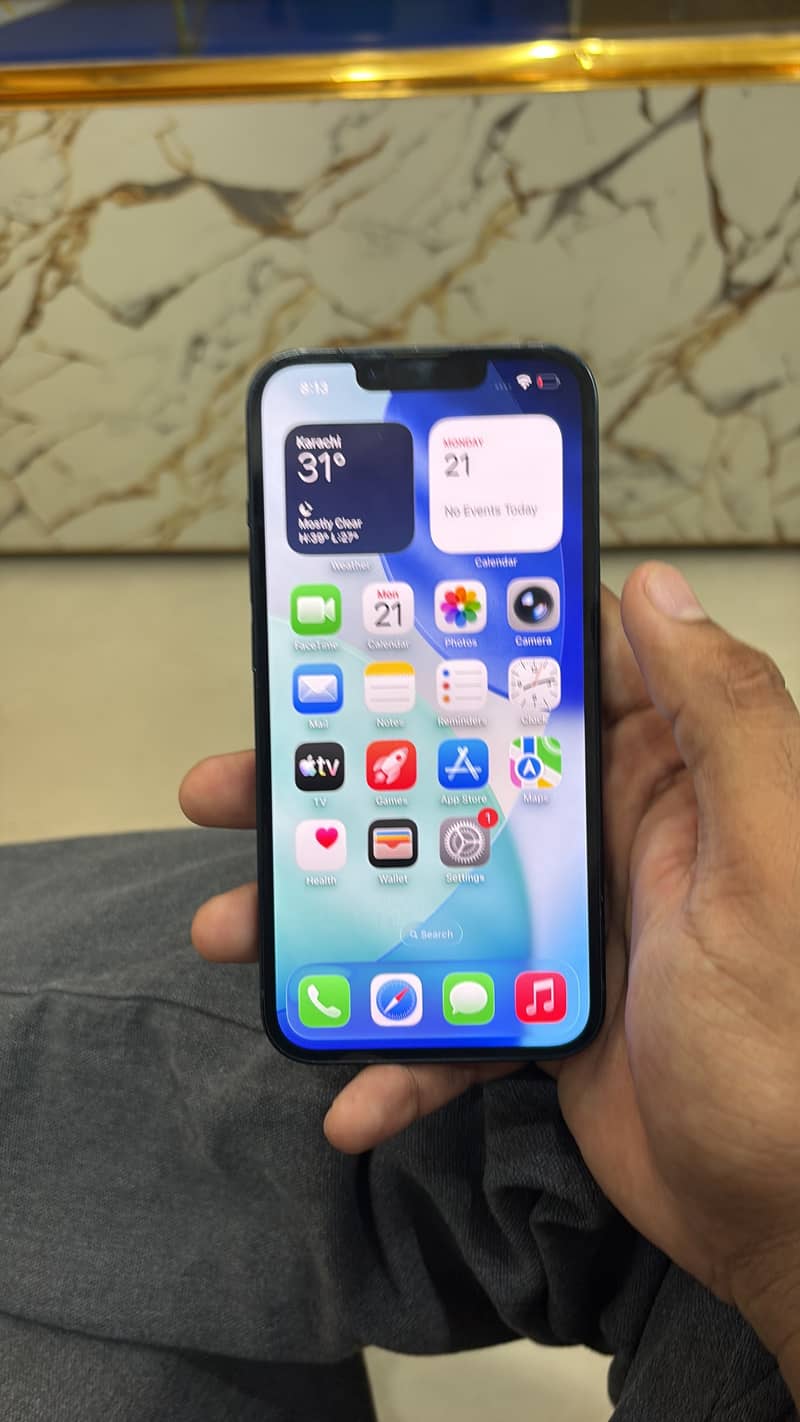 Apple iPhone 13 2