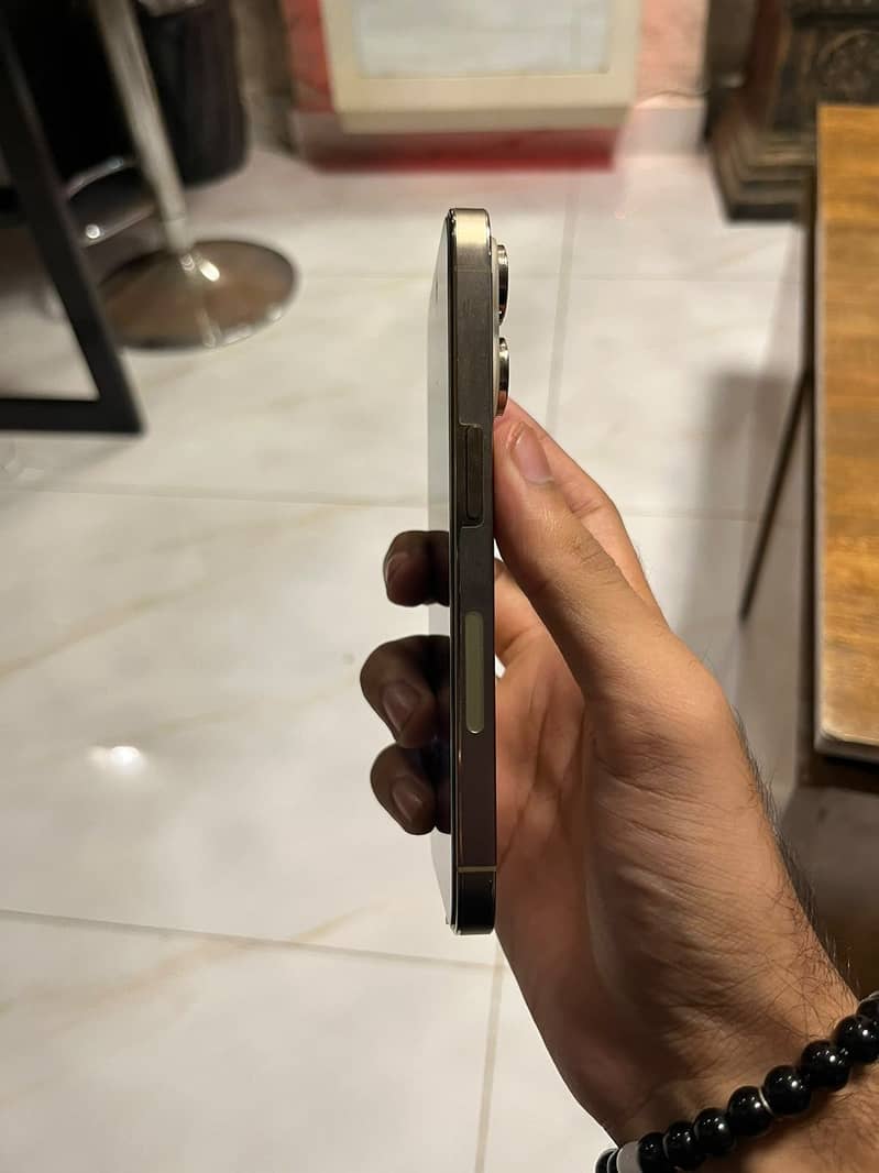 Apple iPhone 14 Pro 4