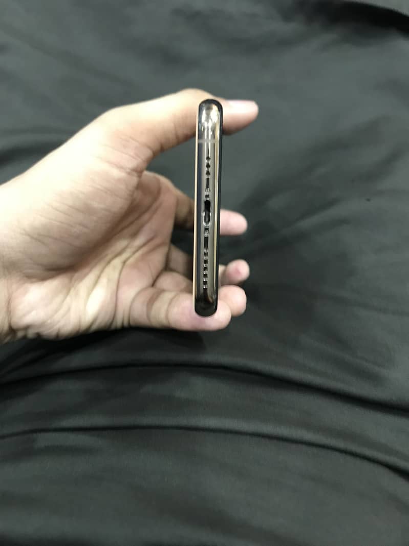 iPhone 11 Pro 2