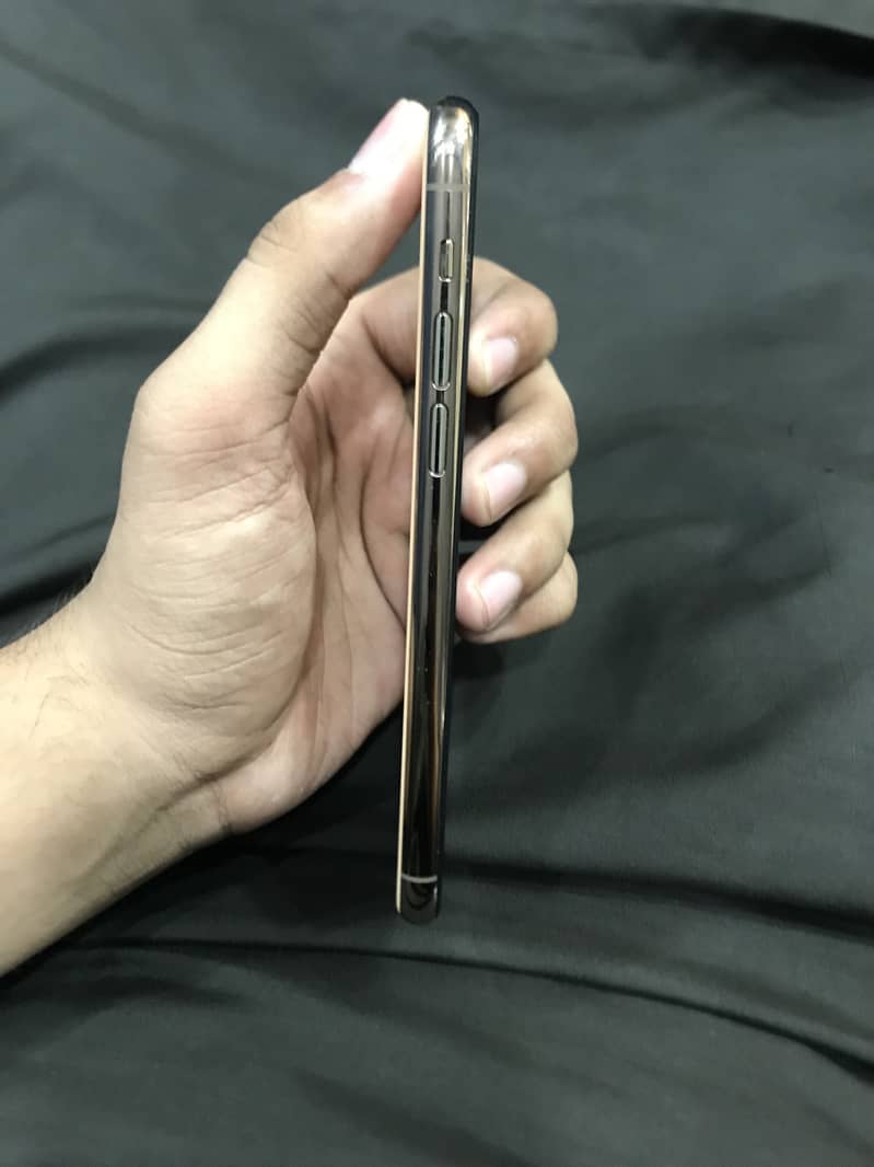 iPhone 11 Pro 3