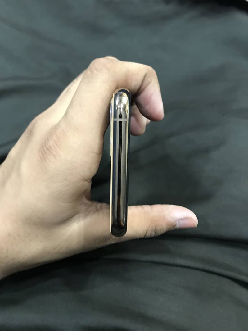 iPhone 11 Pro 5