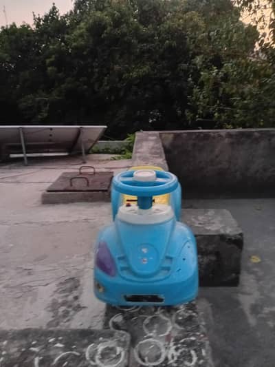 4 wheeler plastic car