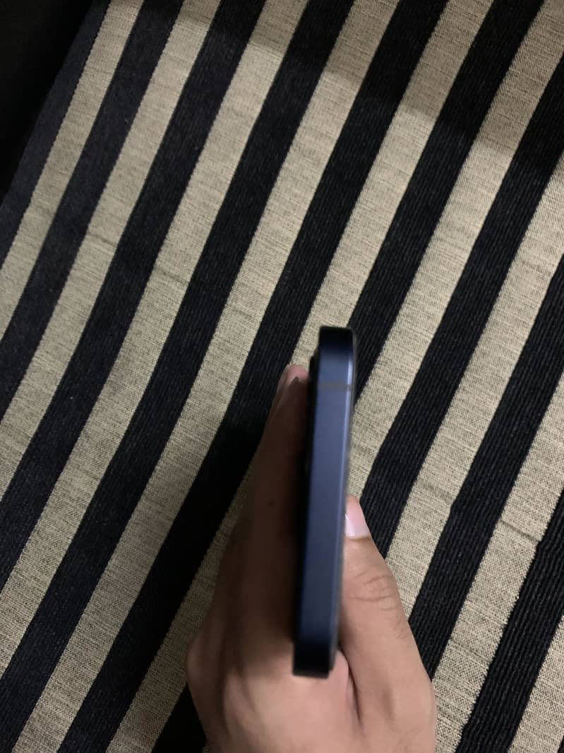 iPhone 12 1