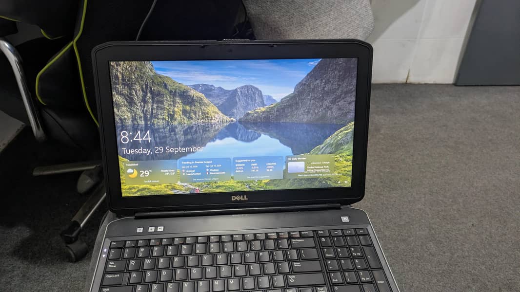 DELL LATITUDE E5530 8