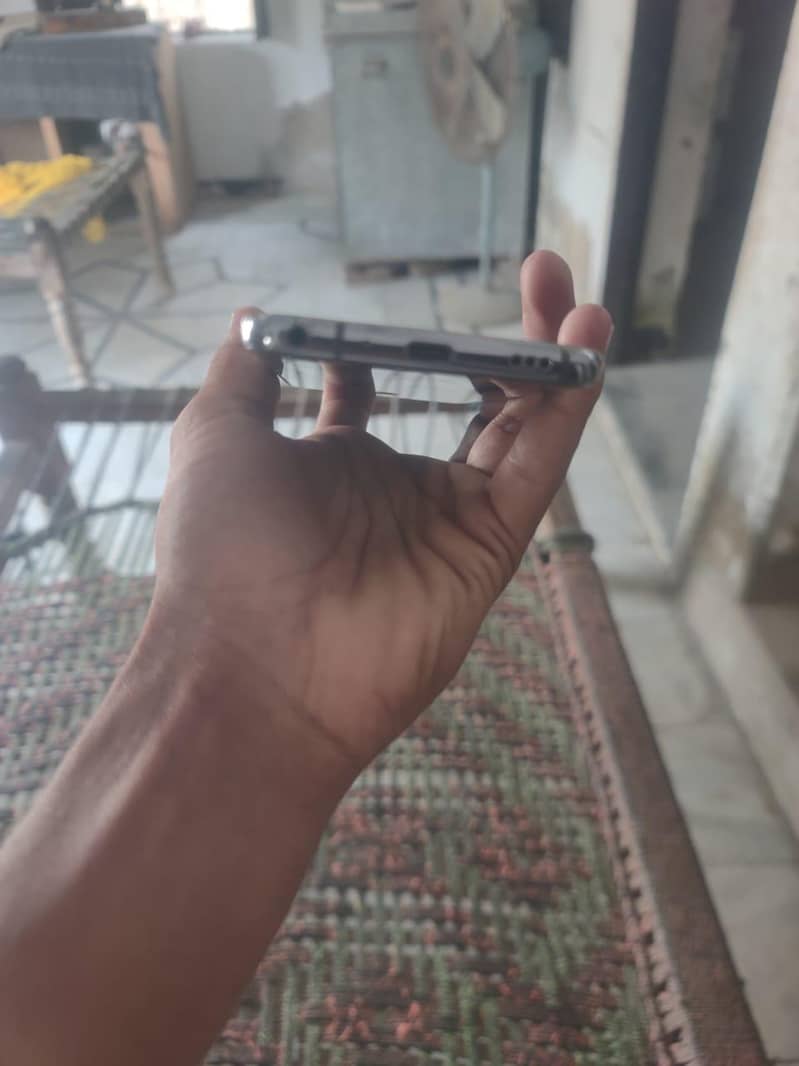 LG G7 ThinQ 2