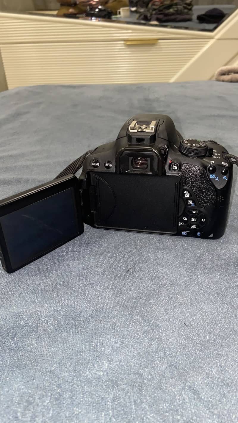 Canon 700D Touch Screen 1