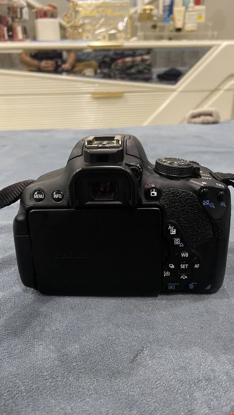 Canon 700D Touch Screen 2