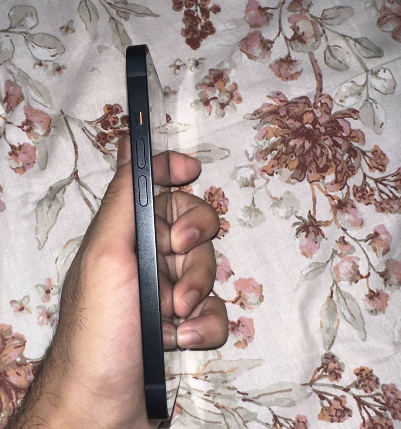 Apple iPhone 14 1