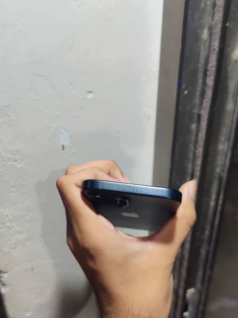 Apple iPhone 15 2