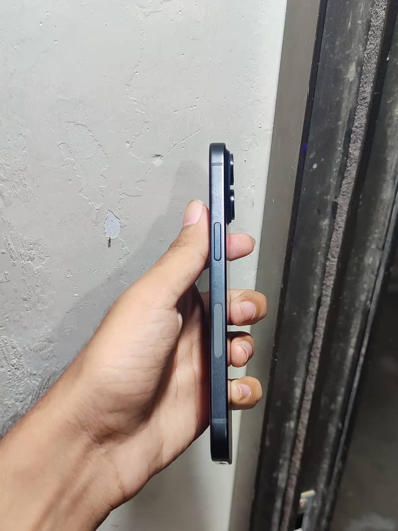 Apple iPhone 15 3