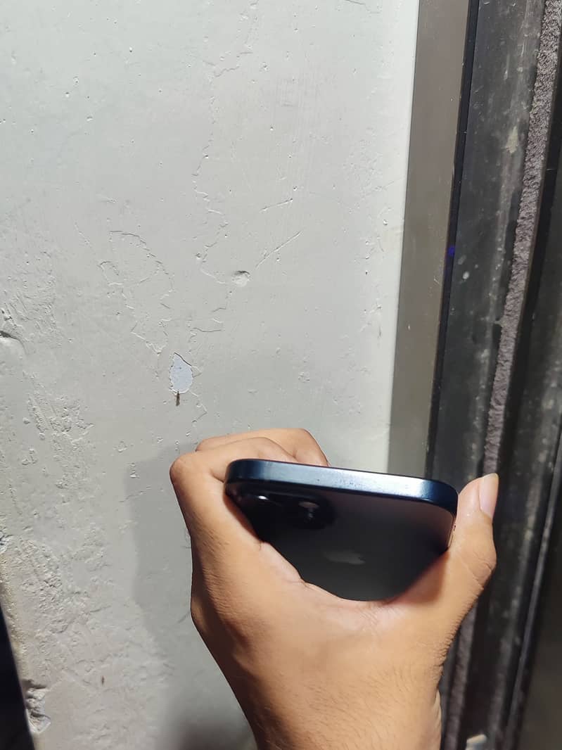 Apple iPhone 15 6