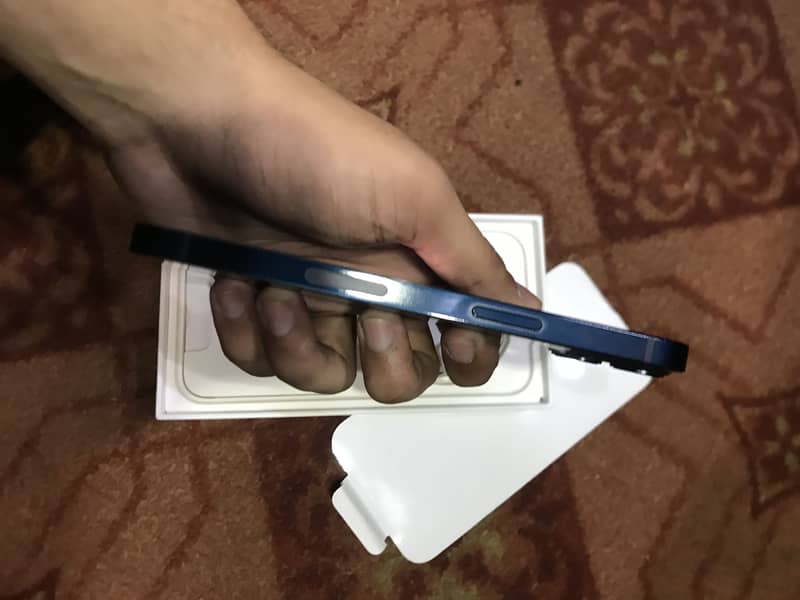 iPhone 13 3