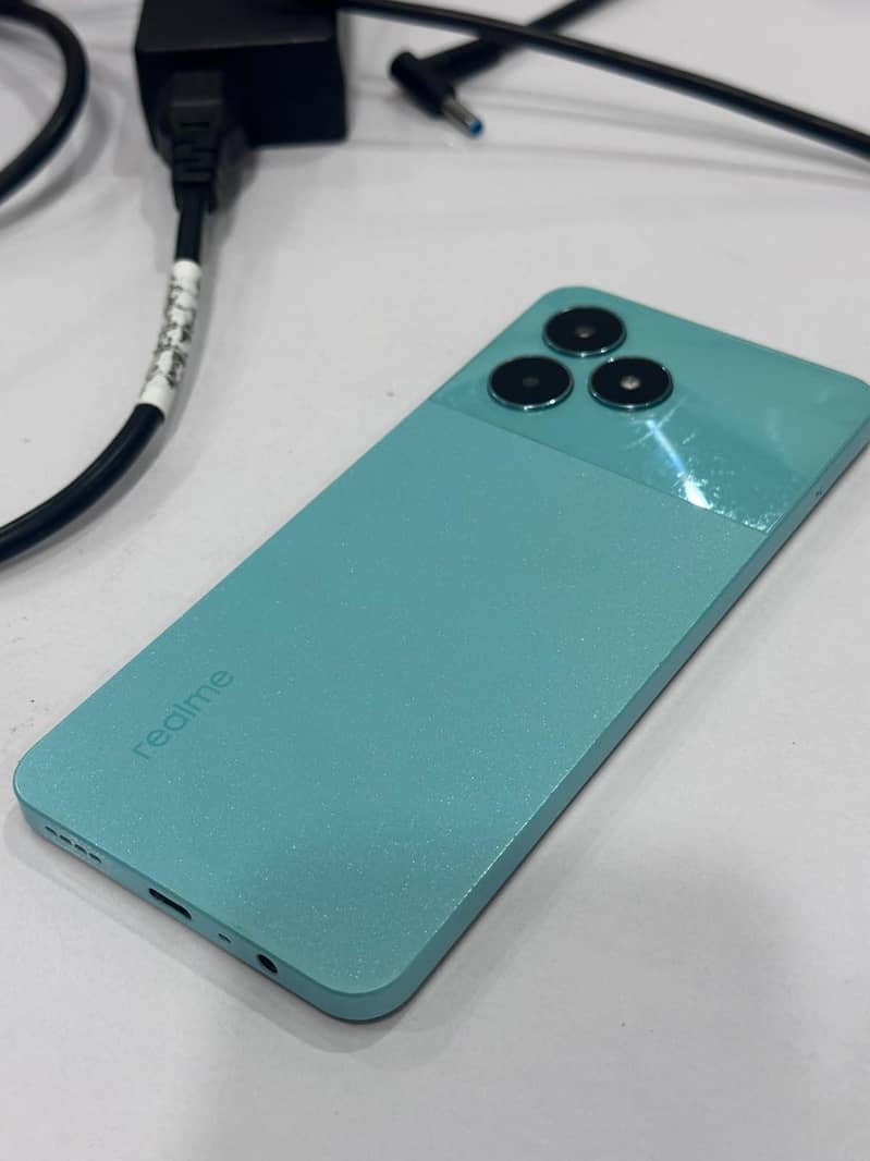 Realme C51 1