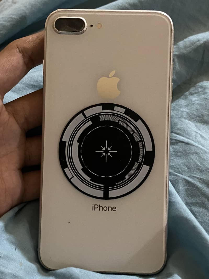 Apple iPhone 8 Plus 3