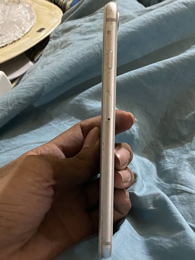 Apple iPhone 8 Plus 4