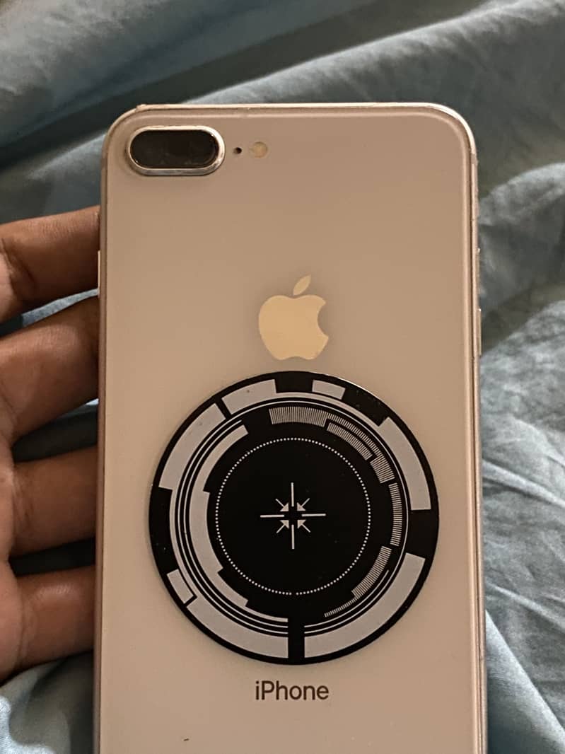 Apple iPhone 8 Plus 6