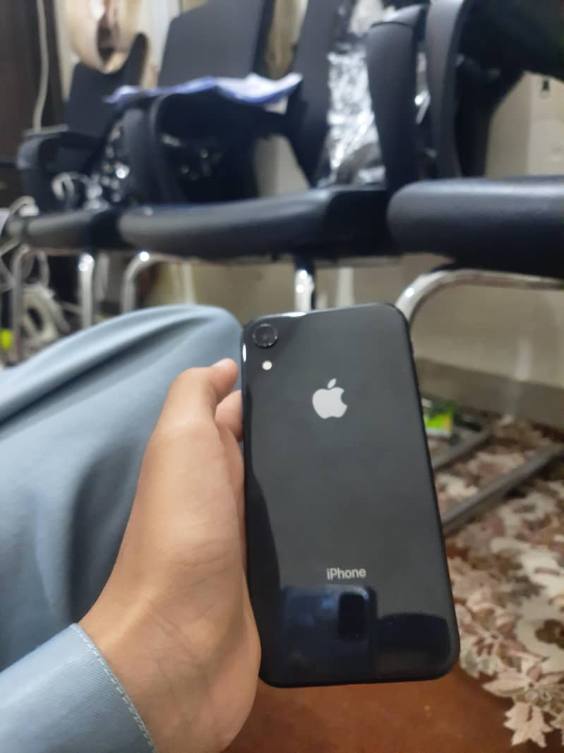 Apple iPhone XR 3