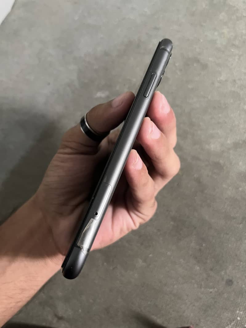 Apple iPhone 11 1