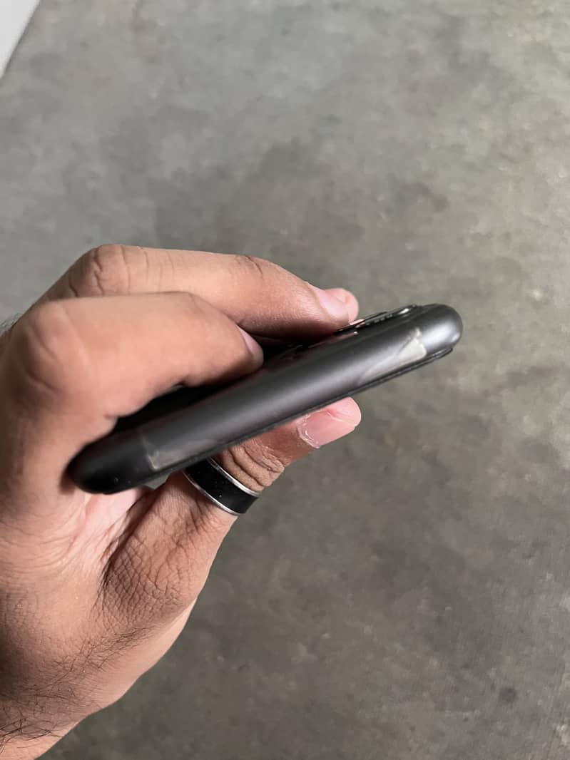 Apple iPhone 11 2