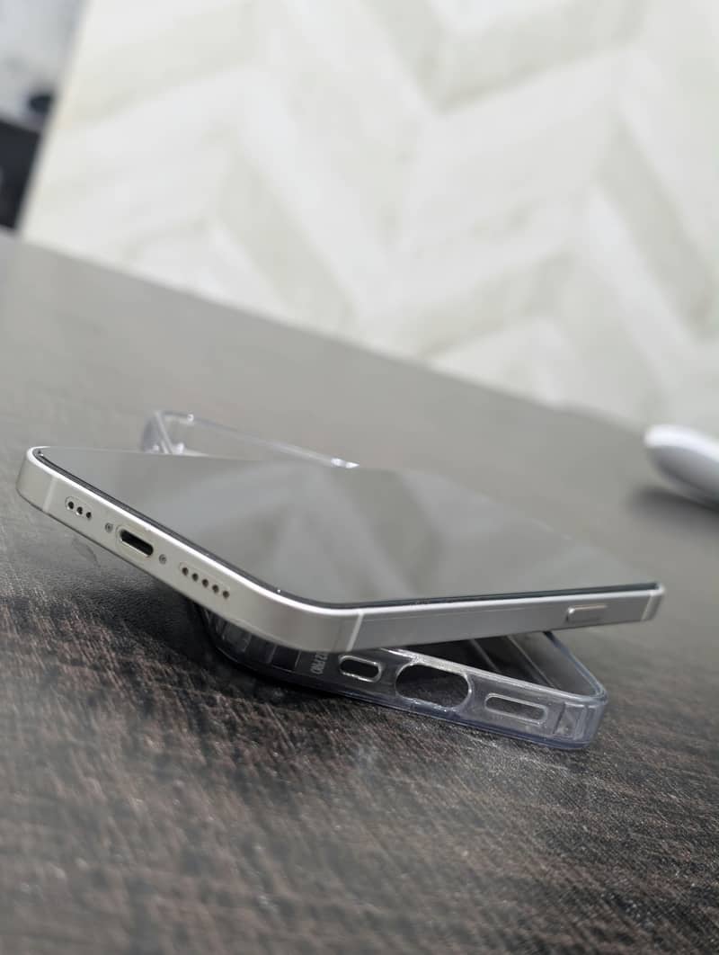 Apple iPhone 12 0