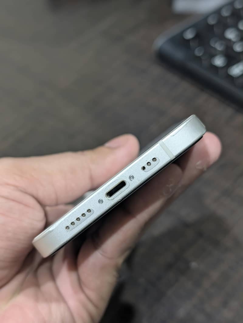 Apple iPhone 12 2