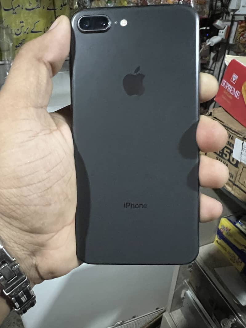 Apple iPhone 8 Plus 1