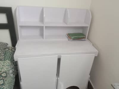 study table & chairs