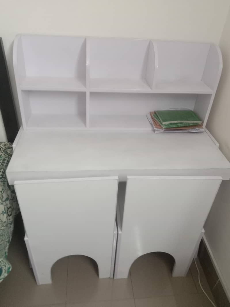 study table & chairs 1
