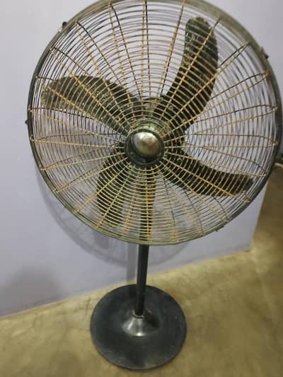 24 Inch Pedestal Fan – Good Condition