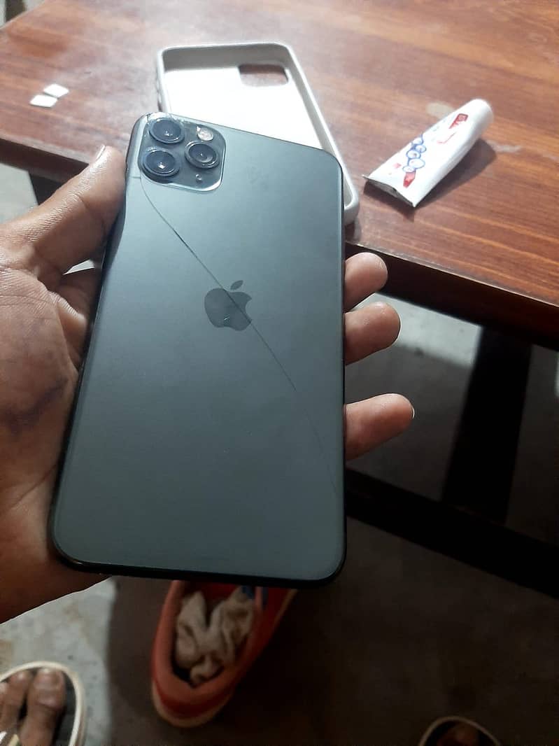 Apple iPhone 11 Pro Max 2