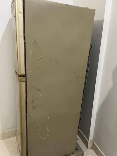 dawlanc fridge genuine condition for sale 45k price