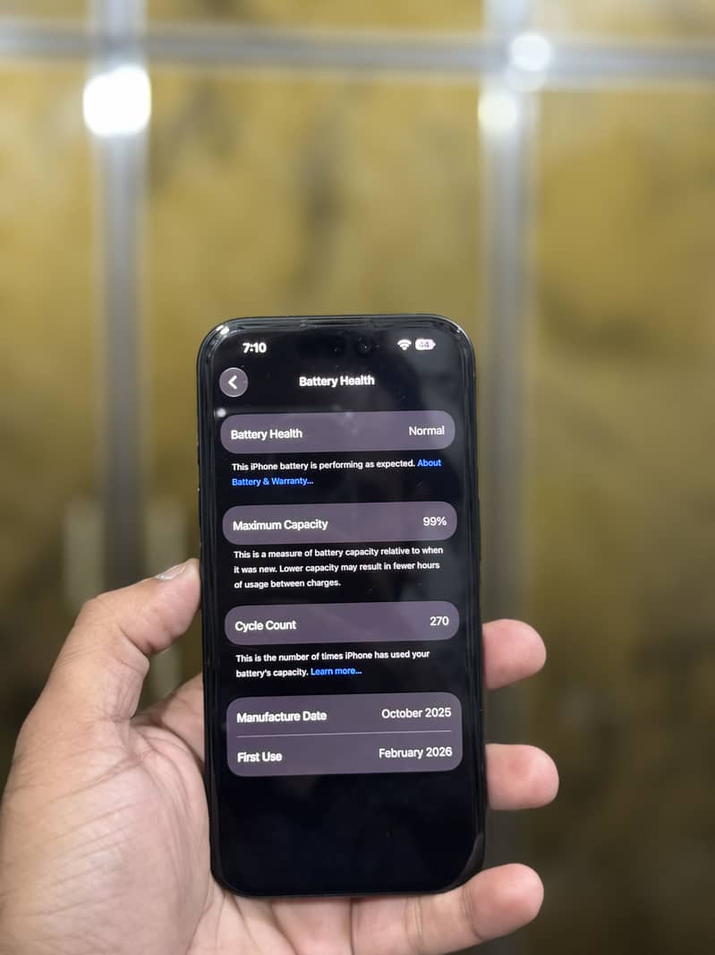 Apple iPhone 16 1