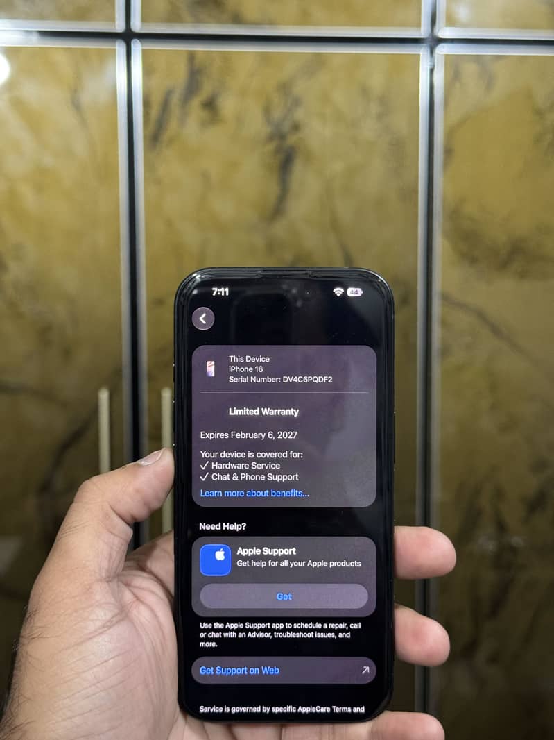 Apple iPhone 16 4