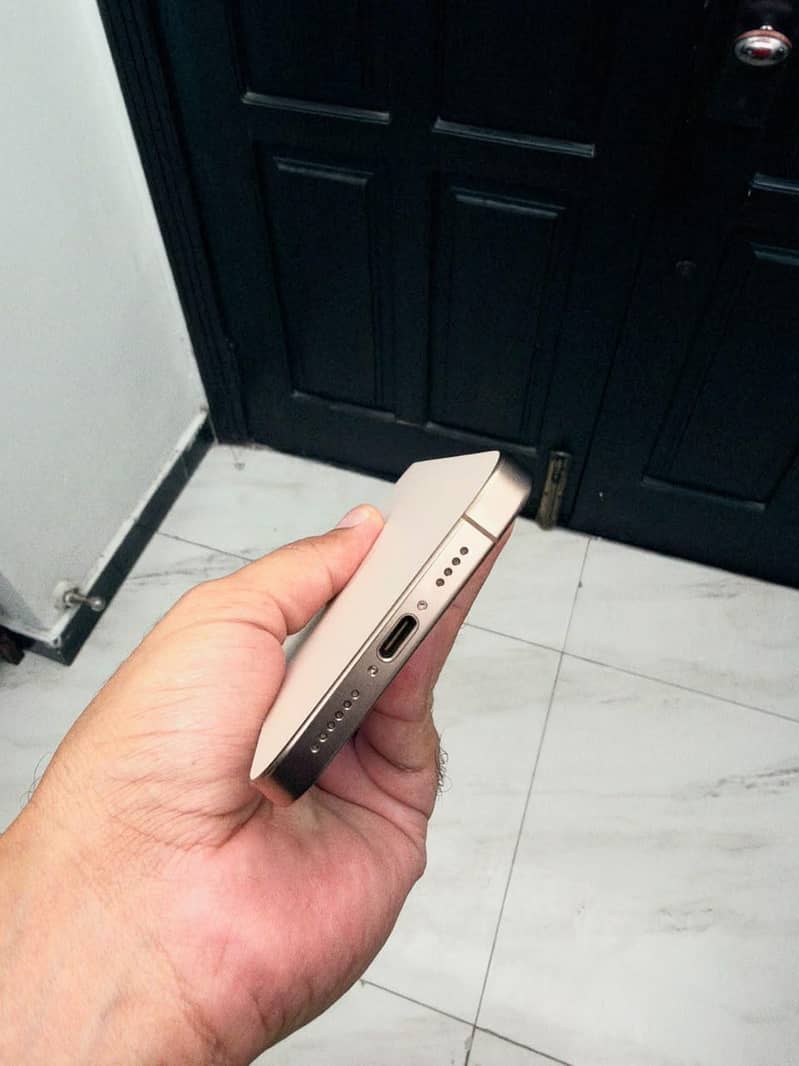 Apple iPhone 16 Pro Max 5