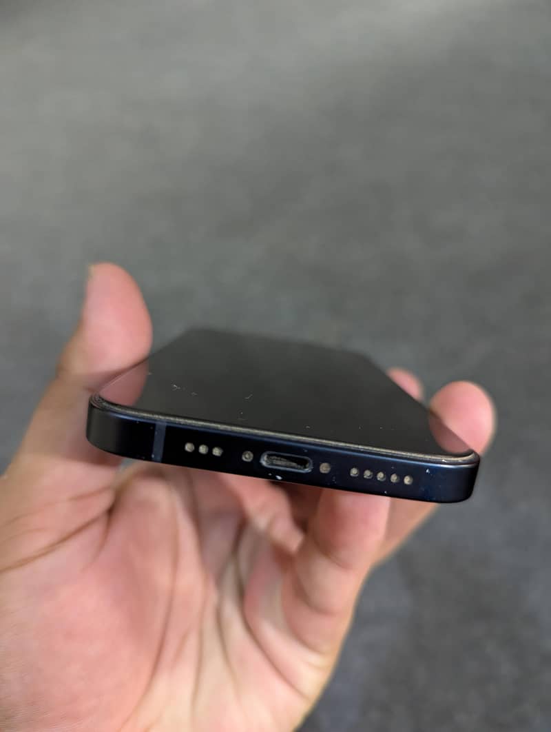 Apple iPhone 12 3