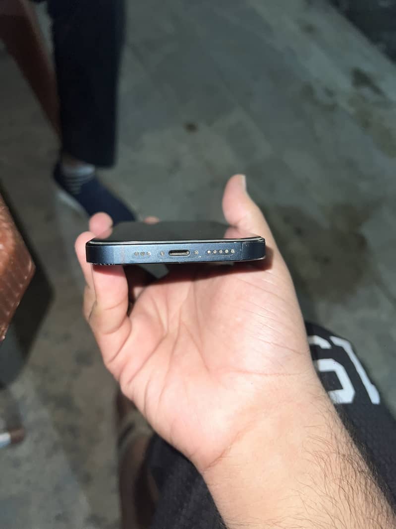 Apple iPhone 14 5