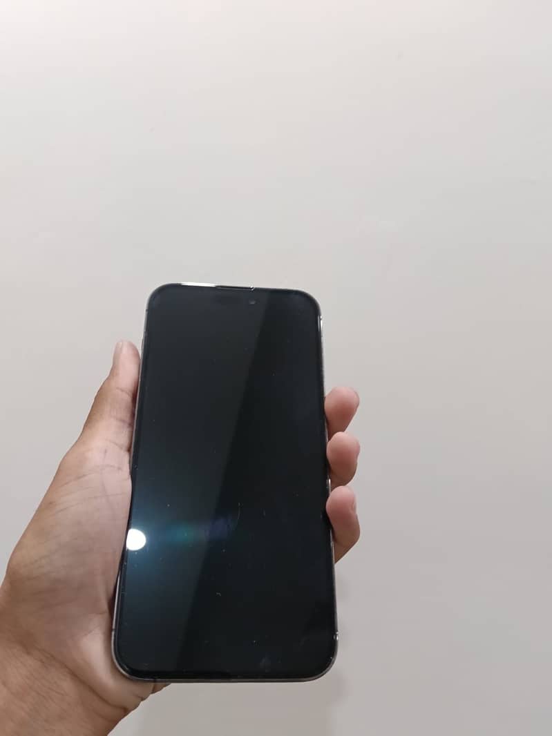 Apple iPhone 14 Pro Max 4