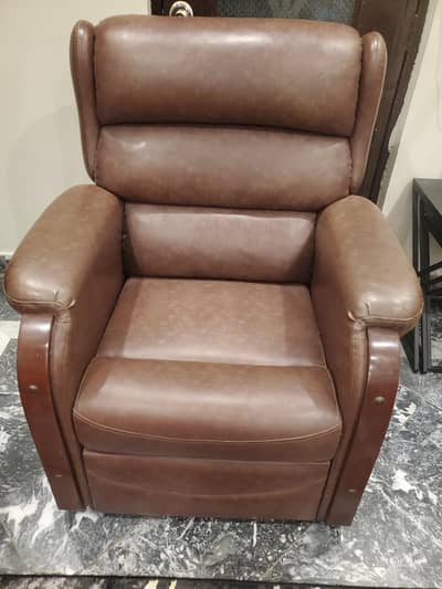 Recliner For Urgent Sale