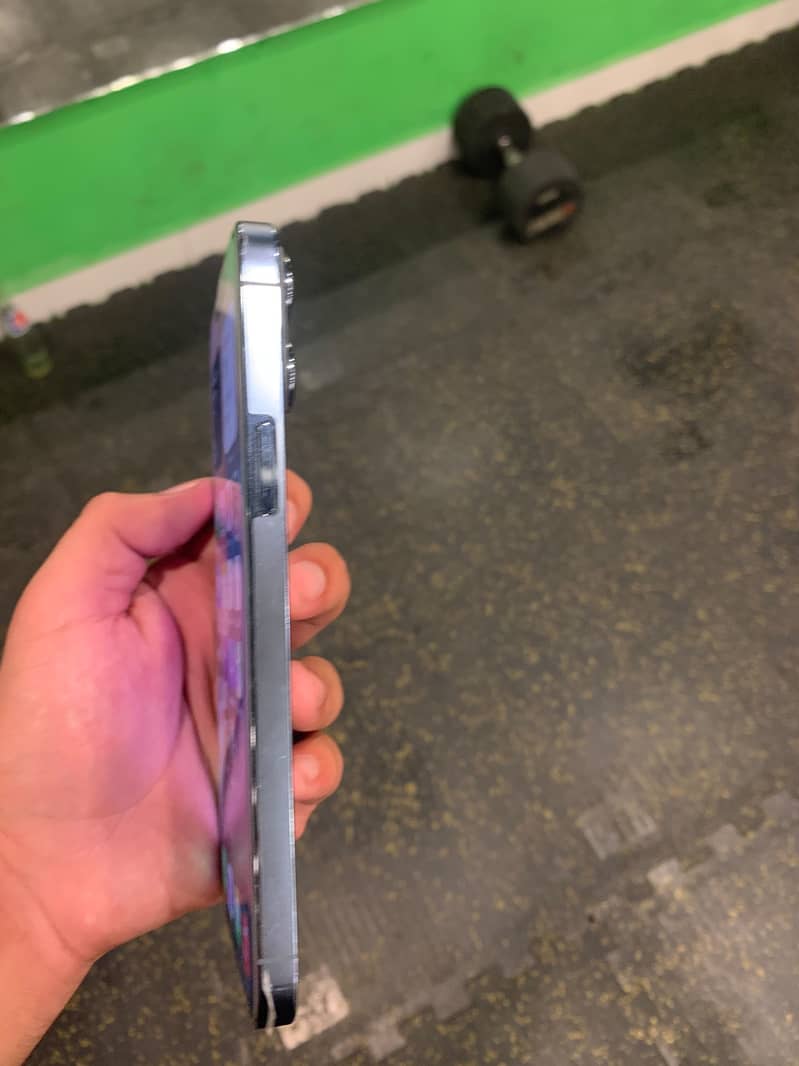 Apple iPhone 13 Pro Max 5